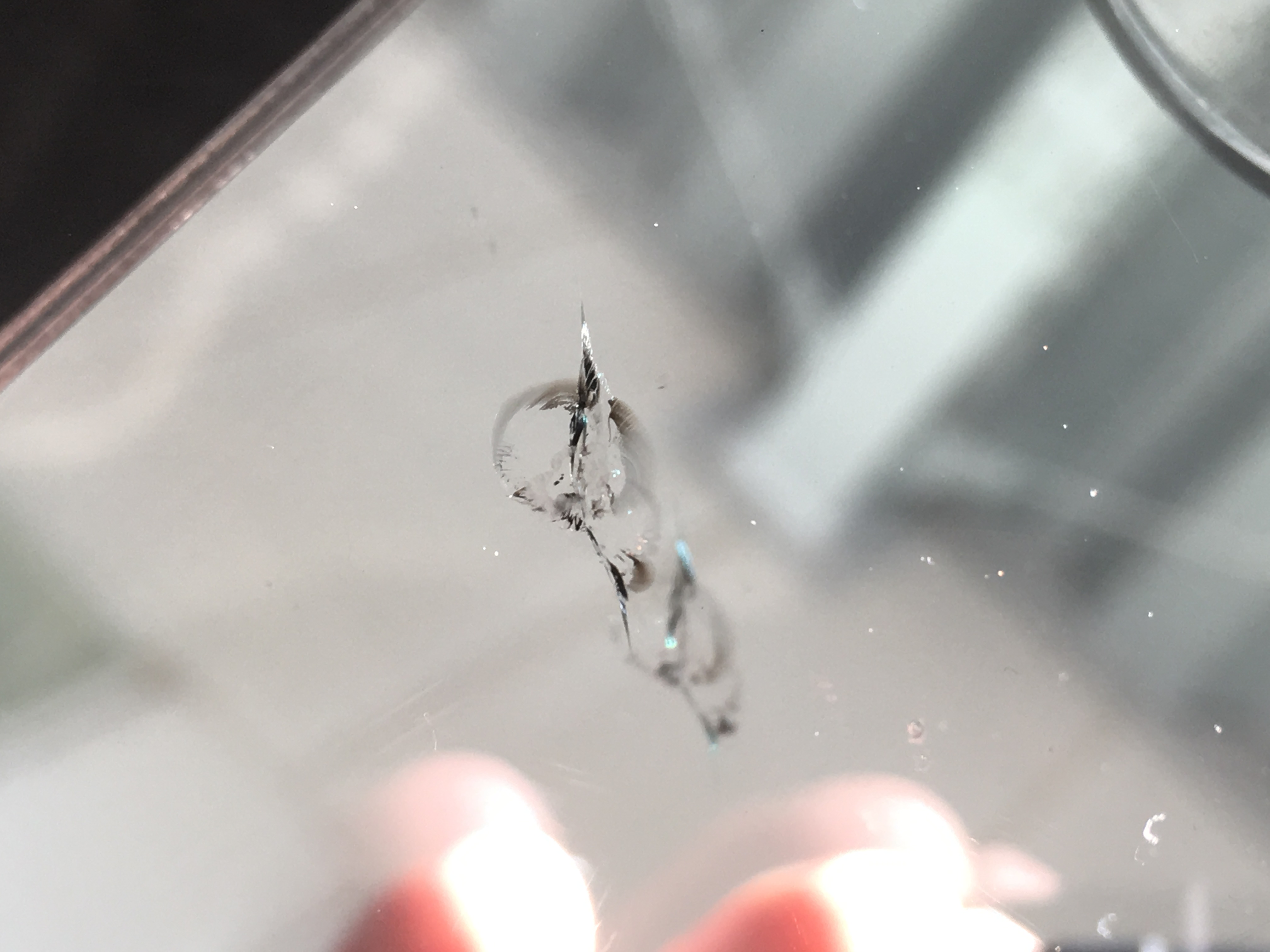 フロントガラスのヒビ修理痕の再修理 リペアスタジオイチロク